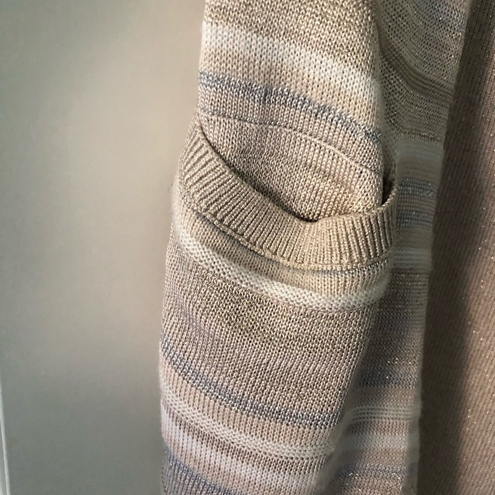 Sweater - Picture 3 of 4